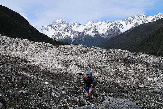 Philip on avalanche debris
Photographer;&nbsp;Brian
2024-09-29&nbsp;14.33.26;&nbsp;Metadata time: '2024 Sept 29 14:33'
Original size:&nbsp;5,472 x 3,648; 10,551 kB
Filename: 2024-09-29 14.33.26 IMG_1216 Brian - Philip on avalanche debris.jpeg