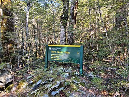 North Huxley Valley sign
Photographer;&nbsp;Simon
2024-09-30&nbsp;14.46.33;&nbsp;Metadata time: '2024 Sept 30 14:46'
Original size:&nbsp;9,248 x 6,936; 24,510 kB
Filename: 2024-09-30 14.46.33 S20+ Simon - North Huxley Valley sign.jpeg