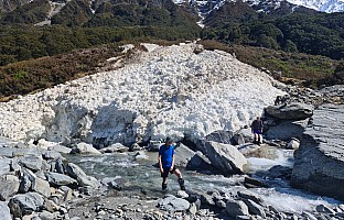 Brian and Philip crossing the North Huxley by avalanche debris
Photo:&nbsp;Simon
2024-09-30&nbsp;13.37.35;&nbsp;'2024 Sept 30 13:37'
Original size:&nbsp;10,759 x 6,895; 17,515 kB;&nbsp;stitch
2024-09-30 13.37.35 S20+ Simon - Brian and Philip crossing the North Huxley by avalanche debris_stitch.jpg