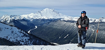 On Crystal Mountain North, Mt Ranier
Photographer;&nbsp;Simon
2025-02-26&nbsp;10.20.31;&nbsp;Metadata time: '2025 Feb 26 10:20'
Original size:&nbsp;9,248 x 4,389; 10,743 kB;&nbsp;cr
Filename: 2025-02-26 10.20.31 S20+ Simon - on Crystal Mountain North, Mt Ranier_cr.jpg