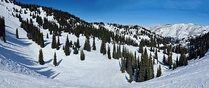 View down West Face to Jack's Cut and bottom of Green Valley
Photo: Simon
2025-02-27 12.42.51; '2025 Feb 27 12:42'
Original size: 15,417 x 6,528; 15,119 kB; stitch
2025-02-27 12.42.51 S20+ Simon - view down West Face to Jack's Cut and bottom of Green Valley_stitch.jpg