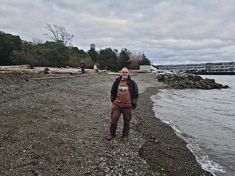Simon on Pocket Beach
Photo: Simon
2025-03-03 17.12.32; '2025 Mar 03 17:12'
Original size: 9,248 x 6,936; 15,023 kB
2025-03-03 17.12.32 S20+ Simon - Simon on Pocket Beach.jpeg