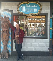 Nick at the Leavenworth Nutcracker Museum
Photographer;&nbsp;Nick
2025-03-10&nbsp;09.22.51;&nbsp;Metadata time: '2025 Mar 10 09:22'
Original size:&nbsp;3,306 x 3,819; 5,488 kB;&nbsp;cr
Filename: 2025-03-10 09.22.51 IMG Nick - Nick at the Leavenworth Nutcracker Museum_cr.jpg