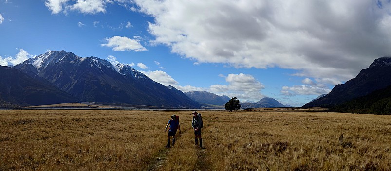 Brian and Bruce on Kiwi Flat
Photographer;&nbsp;Simon
2026-03-03&nbsp;11.03.33668;&nbsp;Metadata time: '2026 Mar 03 11:03'
Original size:&nbsp;10,276 x 4,502; 4,321 kB;&nbsp;stitch
Filename: 2026-03-03 11.03.33668 Xpr1VII Simon - Brian and Bruce on Kiwi Flat_stitch.jpg