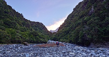 Early steps up North Stream
Photographer;&nbsp;Simon
2026-03-04&nbsp;09.09.16067;&nbsp;Metadata time: '2026 Mar 04 09:09'
Original size:&nbsp;4,000 x 2,086; 3,104 kB;&nbsp;cr
Filename: 2026-03-04 09.09.16067 Xpr1VII Simon - Early steps up North Stream_cr.jpg