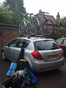 bikes on car.jpeg: 453x604, 57k (2009 May 25 00:05)