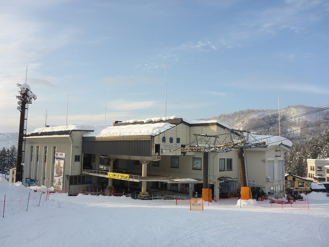 2017-01-18 15.49.17 P1010423 Simon - Nozawa Onsen Nagasaka Station.jpeg: 4608x3456, 6220k (2017 Nov 05 13:43)