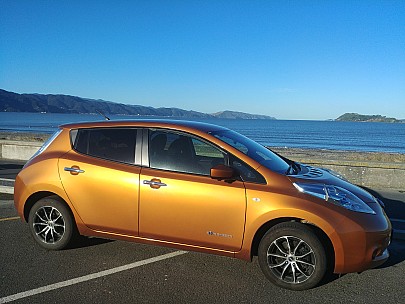 0923  51  LG 6 Simon - Leaf on Petone foreshore LG 6 Simon - 
2019-06-03; '2019 Jun 03 09:23'
Original size: 4,160 x 3,120; 6,078 kB
2019-06-03 0923.51. LG6 Simon - Leaf on Petone foreshore LG6 Simon - .jpeg