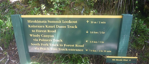 Sign
Photo: Simon
2012-12-29 14.59.42; '2012 Dec 29 14:59'
Original size: 4,000 x 1,736; 3,381 kB; cr
2012-12-29 14.59.42 P1040500 Simon - sign_cr.jpg