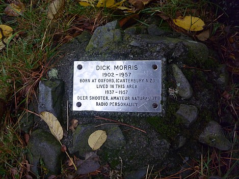 Memorial to D Ick Morris
Photo: Simon
2013-04-21 10.41.05; '2013 Apr 21 10:41'
Original size: 4,000 x 3,000; 5,934 kB
2013-04-21 10.41.05 P1050003 Simon - Memorial to DIck Morris.jpeg