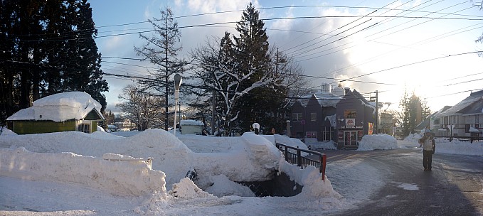 Jim walking
Photo:&nbsp;Simon
2015-02-16&nbsp;07.18.00;&nbsp;'2015 Feb 16 07:18'
Original size:&nbsp;6,406 x 2,870; 3,480 kB;&nbsp;stitch
2015-02-16 07.18.00 Panorama Simon - Jim walking_stitch.jpg