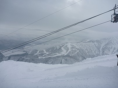 2015-02-17 10.49.01 P1010686 Simon - view to Hakuba 47 under Grat Quad.jpeg: 4000x3000, 3972k (2015 Jun 22 18:52)