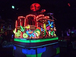 Robot Bar drum kit
Photographer;&nbsp;Simon
2015-02-07&nbsp;18.09.33;&nbsp;Metadata time: '2015 Feb 07 18:09'
Original size:&nbsp;2,048 x 1,536; 774 kB
Filename: 2015-02-07 18.09.33 P1010304 Simon - Robot Bar drum kit.jpeg
