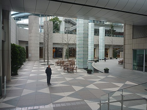 Jim in Shiodome Center
Photographer;&nbsp;Simon
2015-02-07&nbsp;09.53.38;&nbsp;Metadata time: '2015 Feb 07 09:53'
Original size:&nbsp;4,000 x 3,000; 5,624 kB
Filename: 2015-02-07 09.53.38 P1010225 Simon - Jim in Shiodome Center.jpeg