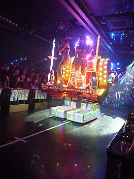 Robot Bar robot carrying girls
Photographer;&nbsp;Simon
2015-02-07&nbsp;19.02.24;&nbsp;Metadata time: '2015 Feb 07 19:02'
Original size:&nbsp;3,000 x 4,000; 4,041 kB
Filename: 2015-02-07 19.02.24 P1010314 Simon - Robot Bar robot carrying girls.jpeg