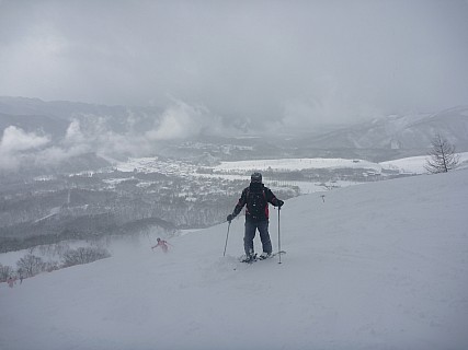 On Sky View slope
Photographer;&nbsp;Simon
2015-02-14&nbsp;09.15.28;&nbsp;Metadata time: '2015 Feb 14 09:15'
Original size:&nbsp;4,000 x 3,000; 3,781 kB
Filename: 2015-02-14 09.15.28 P1010543 Simon - on Sky View slope.jpeg