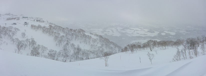 View of upper Niseko field
Photo: Simon
2016-02-25 09.49.38; '2016 Feb 25 09:49'
Original size: 9,192 x 3,389; 24,103 kB; stitch