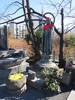 Deity at Benten Temple
Photographer;&nbsp;Anne
2017-01-11&nbsp;12.28.39;&nbsp;Metadata time: '2017 Jan 11 12:28'
Original size:&nbsp;3,456 x 4,608; 7,763 kB
Filename: 2017-01-11 12.28.39 IMG_8199 Anne - Deity at Benten Temple.jpeg