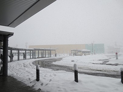 2017-01-14 10.40.09 IMG_8547 Anne - Blizzard at Iiyama Station.jpeg: 4608x3456, 5180k (2017 Jan 26 18:35)
