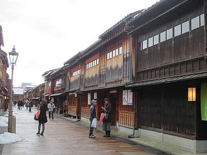 2017-01-17 15.21.57 IMG_8729 Anne - old geisha street.jpeg: 4608x3456, 4357k (2017 Jan 26 18:35)
