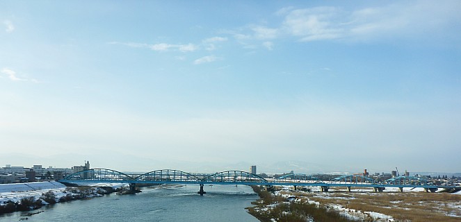 River And Bridge View From Train
Photographer;&nbsp;Simon
2017-01-20&nbsp;09.13.34;&nbsp;Metadata time: '2017 Jan 20 09:13'
Original size:&nbsp;4,608 x 2,225; 3,565 kB;&nbsp;cr
Filename: 2017-01-20 09.13.34 P1010514 Simon - river and bridge view from train_cr.jpg