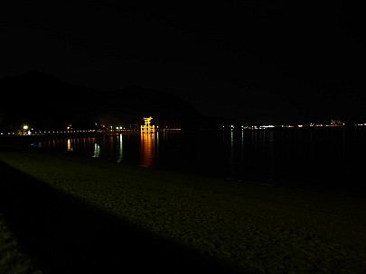2017-01-21 19.09.34 P1010649 Simon - Great Torii at night.jpeg: 4608x3456, 2233k (2017 Jan 29 10:22)