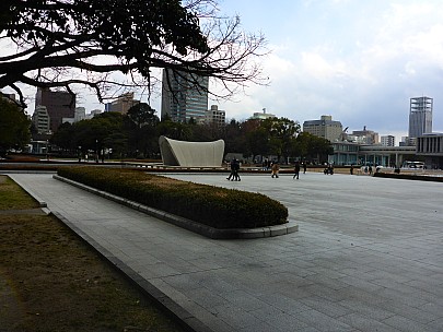 2017-01-22 14.36.40 P1010681 Simon - Peace park and Memorial Cenotaph.jpeg: 4608x3456, 6004k (2017 Jan 29 10:22)