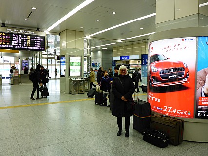 Anne at Osaka station
Photographer;&nbsp;Simon
2017-01-23&nbsp;09.48.30;&nbsp;Metadata time: '2017 Jan 23 09:48'
Original size:&nbsp;4,608 x 3,456; 5,991 kB
Filename: 2017-01-23 09.48.30 P1010695 Simon - Anne at Osaka station.jpeg