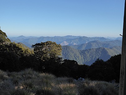 View north from Mt Sunday Biv
Photo:&nbsp;Brian
2017-12-03&nbsp;06.05.53;&nbsp;'2017 Dec 03 06:05'
Original size:&nbsp;4,000 x 3,000; 4,150 kB
2017-12-03 06.05.53 P1010053 Brian - view north from Mt Sunday Biv.jpeg