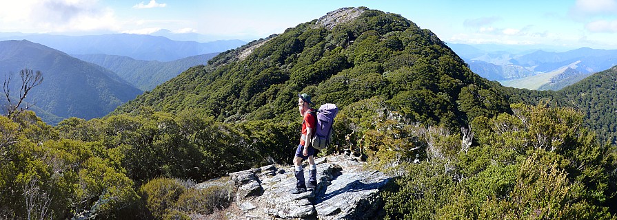 Brian on ridge
Photographer;&nbsp;Simon
2017-12-02&nbsp;17.06.21;&nbsp;Metadata time: '2017 Dec 02 17:06'
Original size:&nbsp;9,563 x 3,420; 36,956 kB;&nbsp;stitch
Filename: 2017-12-02 17.06.21 Panorama Simon - Brian on ridge_stitch.jpeg