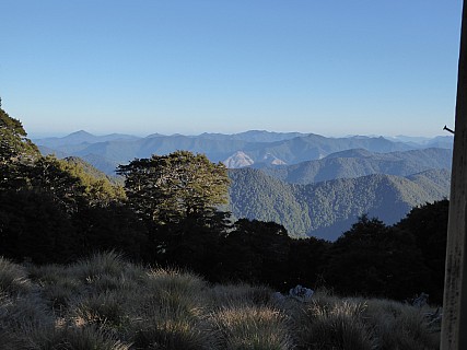 View north from Mt Sunday Biv
Photographer;&nbsp;Brian
2017-12-03&nbsp;06.05.53;&nbsp;Metadata time: '2017 Dec 03 06:05'
Original size:&nbsp;4,000 x 3,000; 4,150 kB
Filename: 2017-12-03 06.05.53 P1010053 Brian - view north from Mt Sunday Biv.jpeg