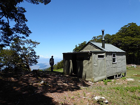 2017-12-02 12.01.38 P1010046 Brian - Simon outside Fosters Hut.jpeg: 4000x3000, 4842k (2020 Apr 06 21:36)