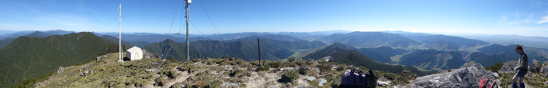 2017-12-03 09.01.14 P1010055 Brian - Mt Riley panorama.jpeg: 5248x848, 2367k (2020 Apr 06 21:36)