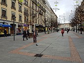 18  50 26  Jim - Simon on Geneva Street
2018-01-19;&nbsp;Metadata time: '2018 Jan 19 18:50'
Original size:&nbsp;4,032 x 3,024; 5,181 kB
Filename: 2018-01-19 18.50.26. Jim - Simon on Geneva Street.jpeg