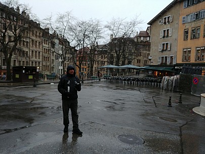 Jim at Place du Bourg-de-Four
Photographer;&nbsp;Simon
2018-01-20&nbsp;14.10.42;&nbsp;Metadata time: '2018 Jan 20 14:10'
Original size:&nbsp;4,160 x 3,120; 3,485 kB
Filename: 2018-01-20 14.10.42_Burst30 LG6 Simon - Jim at Place du Bourg-de-Four.jpeg