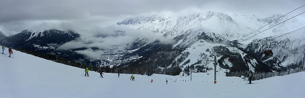 Chamonix valley from Kandahar
Photographer;&nbsp;Simon
2018-01-22&nbsp;13.41.20;&nbsp;Metadata time: '2018 Jan 22 13:41'
Original size:&nbsp;9,030 x 2,912; 24,207 kB;&nbsp;stitch
Filename: 2018-01-22 13.41.20 P1010795 Simon - Chamonix valley from Kandahar_stitch.jpg