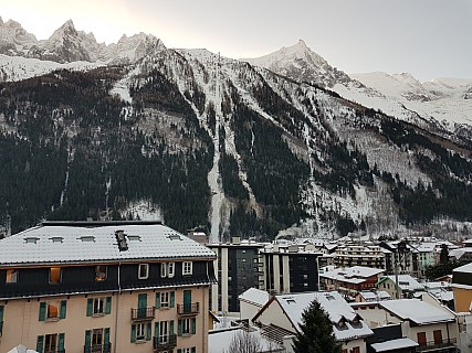 L'Aiguille du Midi and gondola from Hotel
Photographer;&nbsp;Jim
2018-01-24&nbsp;08.11.45;&nbsp;Metadata time: '2018 Jan 24 08:11'
Original size:&nbsp;4,032 x 3,024; 4,589 kB
Filename: 2018-01-24 08.11.45 Jim - L'Aiguille du Midi and gondola from Hotel.jpeg