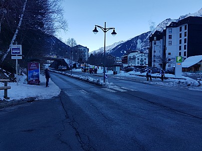 Allée Recteur Payot bus stop
Photographer;&nbsp;Jim
2018-01-28&nbsp;09.05.56;&nbsp;Metadata time: '2018 Jan 28 09:05'
Original size:&nbsp;4,032 x 3,024; 4,574 kB
Filename: 2018-01-28 09.05.56 Jim - Allée Recteur Payot bus stop.jpeg