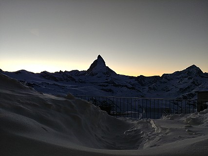 2018-01-29 17.50.14_HDR LG6 Simon - Matterhorn at dusk.jpeg: 4160x3120, 3621k (2018 Jan 30 09:18)