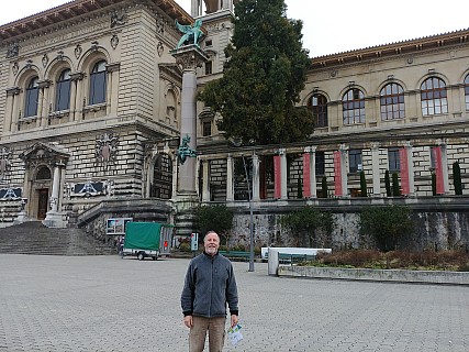 Outside Palais de Rumine
Photographer;&nbsp;Simon
2018-01-29&nbsp;09.19.55;&nbsp;Metadata time: '2018 Jan 29 09:19'
Original size:&nbsp;4,160 x 3,120; 4,010 kB
Filename: 2018-01-29 09.19.55_Burst01 LG6 Simon - outside Palais de Rumine.jpeg