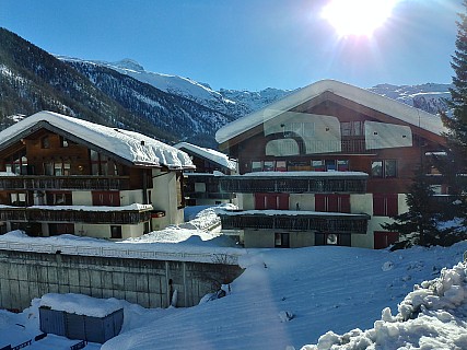 Zernmatt from train
Photographer;&nbsp;Simon
2018-01-29&nbsp;14.49.34;&nbsp;Metadata time: '2018 Jan 29 14:49'
Original size:&nbsp;4,160 x 3,120; 4,709 kB
Filename: 2018-01-29 14.49.34_HDR LG6 Simon - Zernmatt from train.jpeg