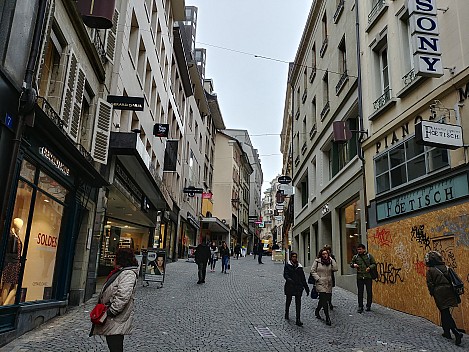 2018-01-29 10.48.20_HDR LG6 Simon - Rue de Bourg.jpeg: 4160x3120, 5594k (2018 Jan 29 23:17)