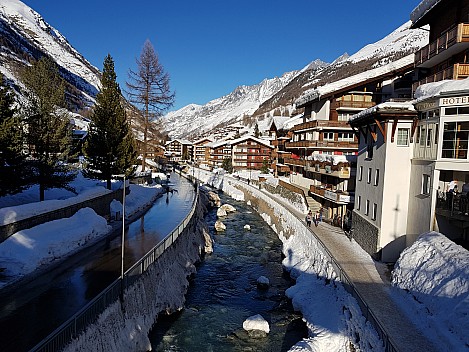 2018-01-29 15.37.13 Jim - view down Gornera River.jpeg: 4032x3024, 5317k (2018 Mar 10 17:34)