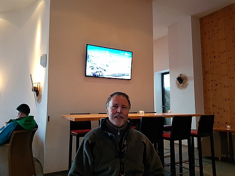 2018-01-29 17.38.32 Jim - Simon at Gornergrat Hotel.jpeg: 4032x3024, 2917k (2018 Mar 10 17:35)