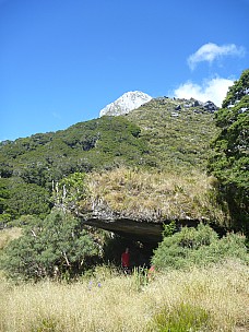 2019-01-14 16.27.11 P1050668 Philip - Brian under Paringa Rock Biv flat.jpeg: 3240x4320, 4597k (2019 Jun 24 21:12)