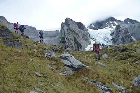2019-01-17 13.43.52 P1050727 Philip - party on spur with Hooker glaciers.jpeg: 4320x2880, 5604k (2019 Jun 24 21:12)