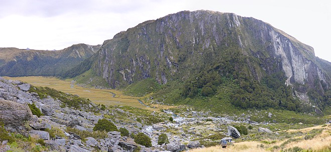2019-01-17 14.51.50 Panorama Simon - Kea cliffs_stitch.jpg: 7363x3397, 22248k (2019 Jun 20 21:11)
