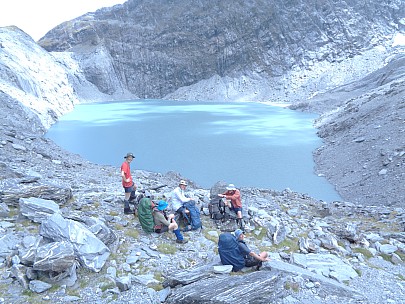 2019-01-18 15.37.58 DSC02597 Alan - rest stop descending to Otoko lake.jpeg: 5152x3864, 7923k (2019 Jun 20 20:42)