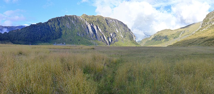 Marks Flat from the head
Photographer;&nbsp;Simon
2019-01-18&nbsp;08.30.50;&nbsp;Metadata time: '2019 Jan 18 08:30'
Original size:&nbsp;6,920 x 3,055; 18,593 kB;&nbsp;stitch
Filename: 2019-01-18 08.30.50 Panorama Simon - Marks Flat from the head_stitch.jpg