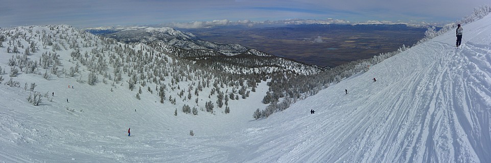 Jim at top of Milky Way Bowl
Photographer;&nbsp;Simon
2019-03-04&nbsp;12.55.06;&nbsp;Metadata time: '2019 Mar 04 12:55'
Original size:&nbsp;10,169 x 3,387; 31,483 kB;&nbsp;stitch
Filename: 2019-03-04 12.55.06 Panorama Simon - Jim at top of Milky Way Bowl_stitch.jpg